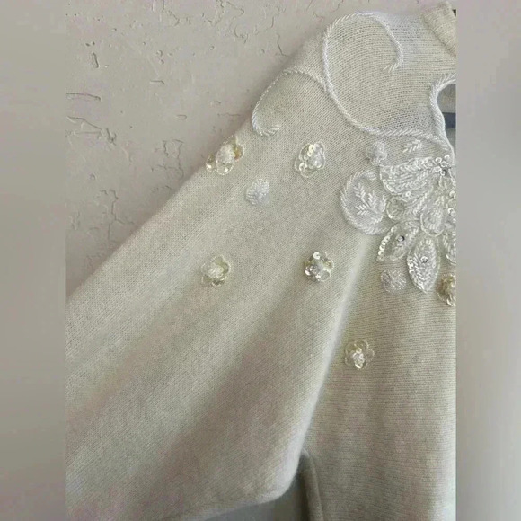 Eugenia MED Vintage Cottagecore Oldmoney 90’s embellished wool angora sweater - Picture 4 of 7